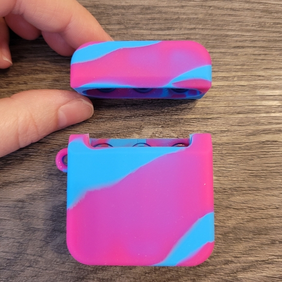 Airpods 2 wireless Headphone Bubble Popping Case - Picture 2 of 3